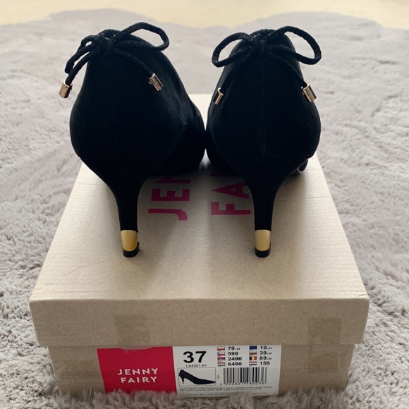 Classy black with bow and gold “3” heel. - Picture 2 of 5
